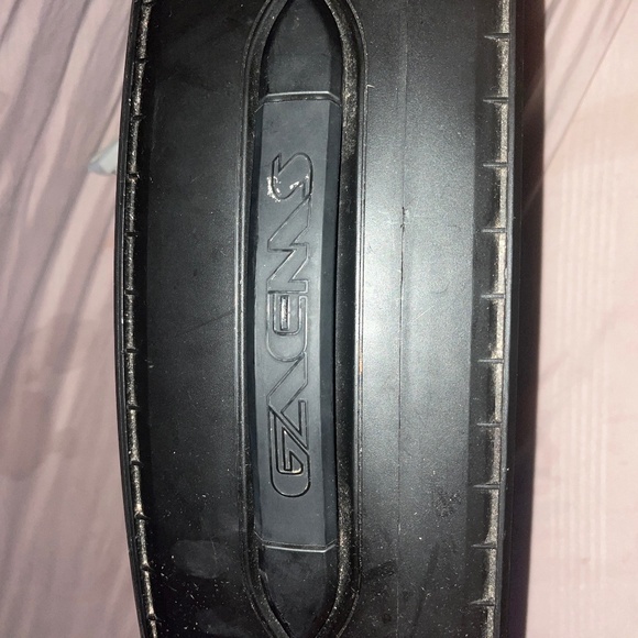 Gaems Portable Monitor - Picture 2 of 2